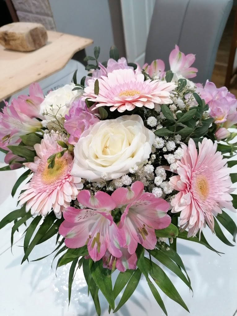 Bouquet rond gerberas et rose blanche Floraline