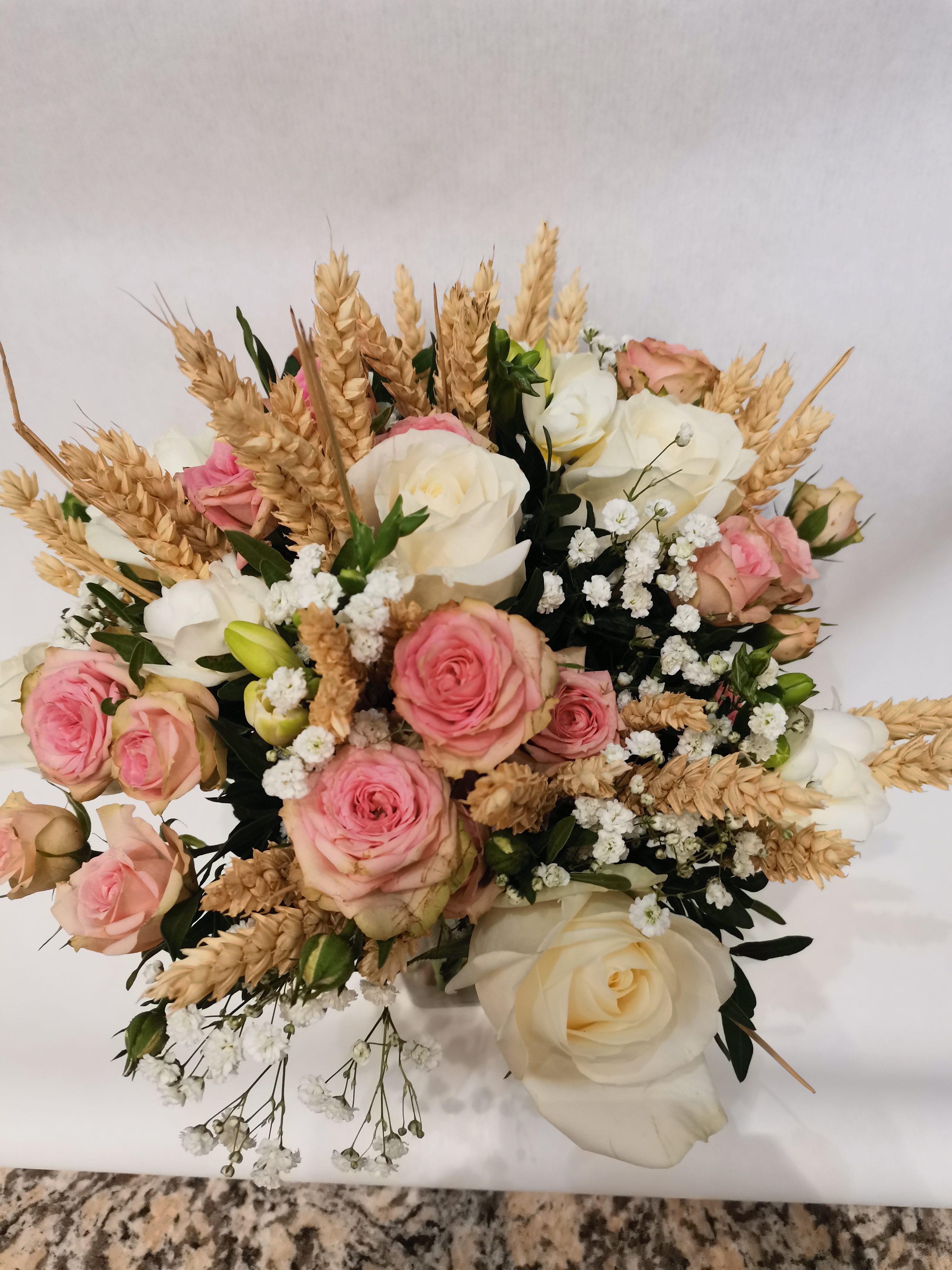 Bouquet de mariée champêtre avec blé et roses